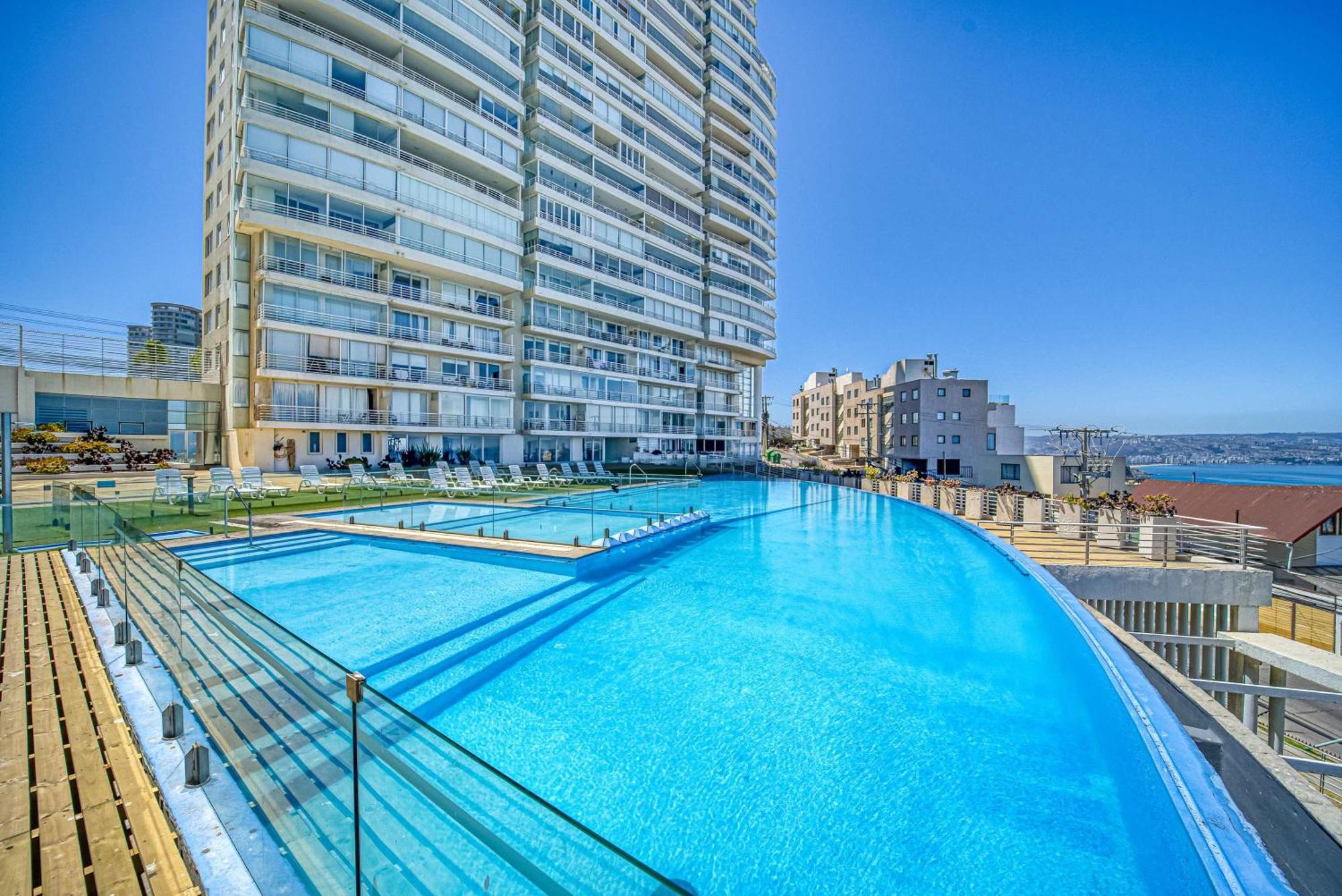 Marina Tower 3br & Amazing Sea View Apartment *